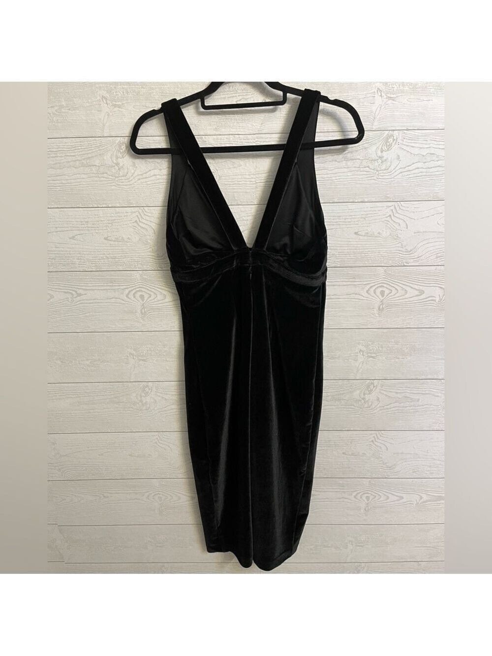 Express Women’s Little Black Velour Midi Dress. Size 6